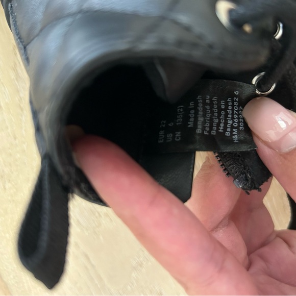 H&M Toddler Girls Size 6 Combat Boots - Picture 6 of 8